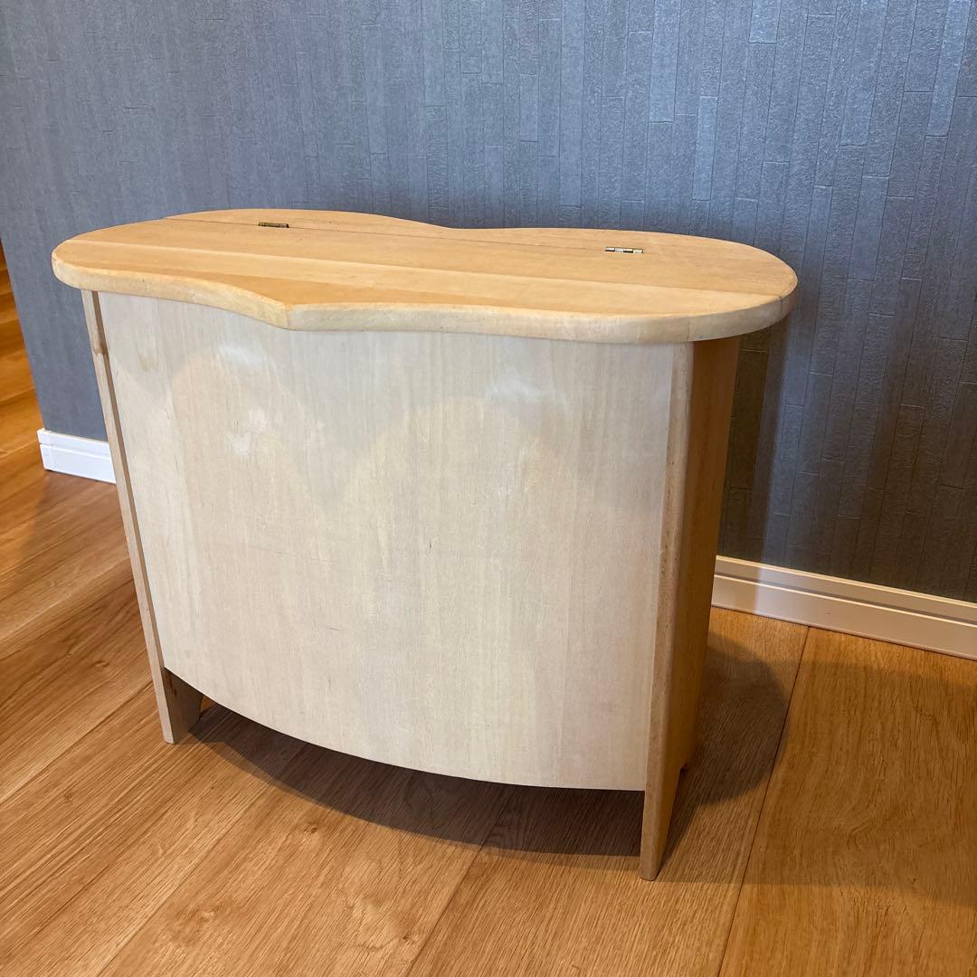 めったにない‼️美しい曲線の木製 ハート型天板 収納キャビネット