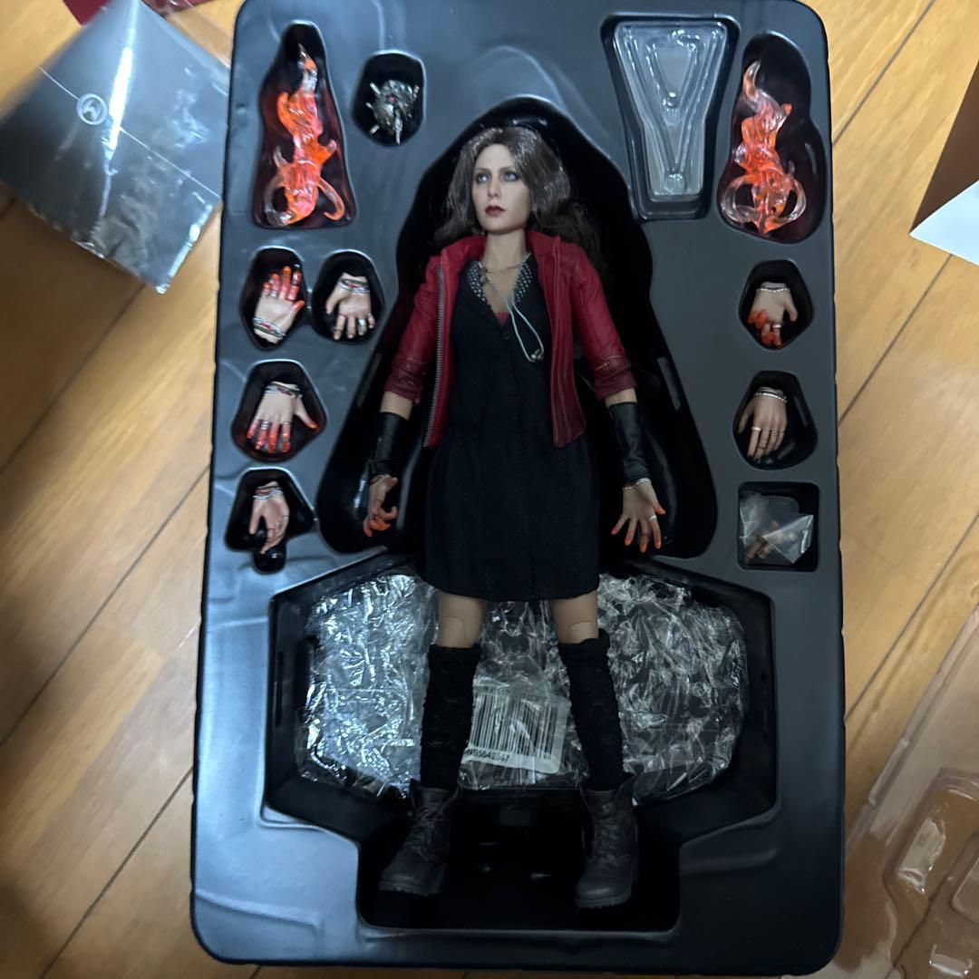 アベンジャーズ スカーレット・ウィッチホットトイズ フィギュア