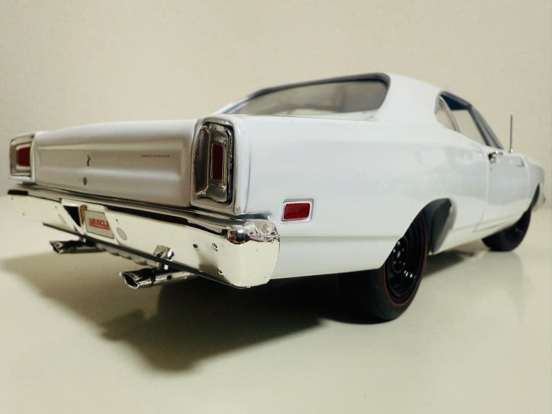 '69 Plymouthプリムス RoadRunnerロードランナー 1/18