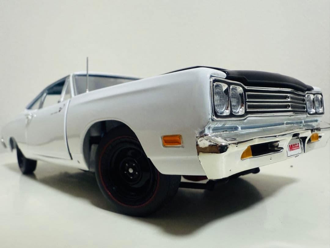 '69 Plymouthプリムス RoadRunnerロードランナー 1/18