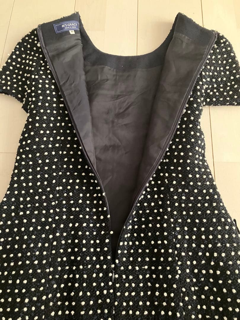 未使用 エムズグレイシー 40 立体ドット ポンポン ツイードワンピース 白黒
