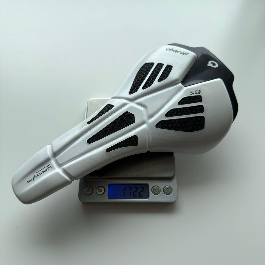 プロロゴ　カーボンサドル　SCRATCH M5 CPC NACK