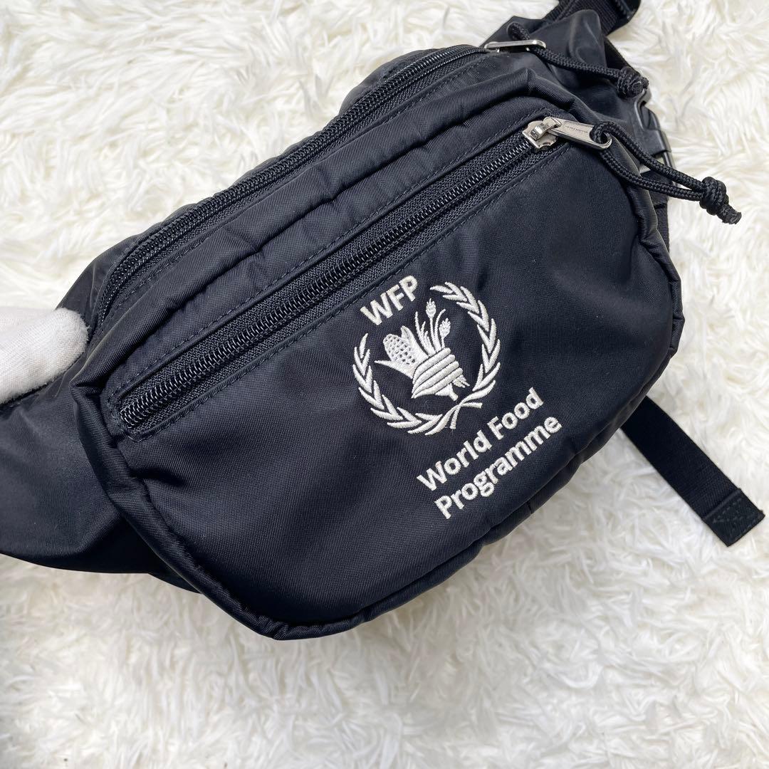 【極美品】バレンシアガ エクスプローラー ボディバッグ ナイロン ブラック