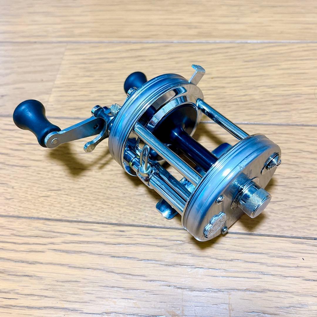 美品 超希少 ABU アブ アンバサダー 6500C 010001