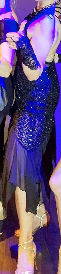 アルゼンチンタンゴ 社交ダンス黒のビーズ刺繍とシフォンワンショルダーダンスドレス