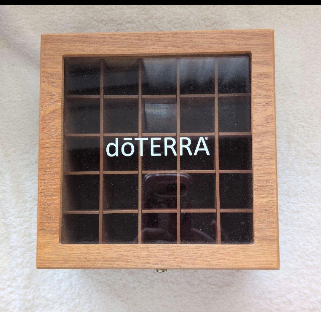 doTERRA アロマオイル収納ボックス 25本用 - メルカリ