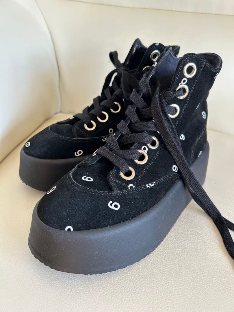 マルジェラ　ブラック 厚底 ハイカットスニーカー