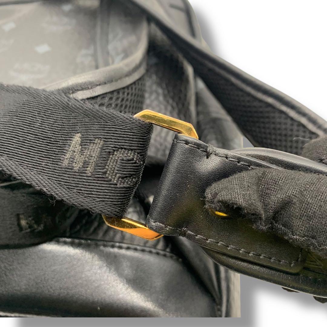 MCM リュック　レザー　スタッズ　黒　ブラック　総柄