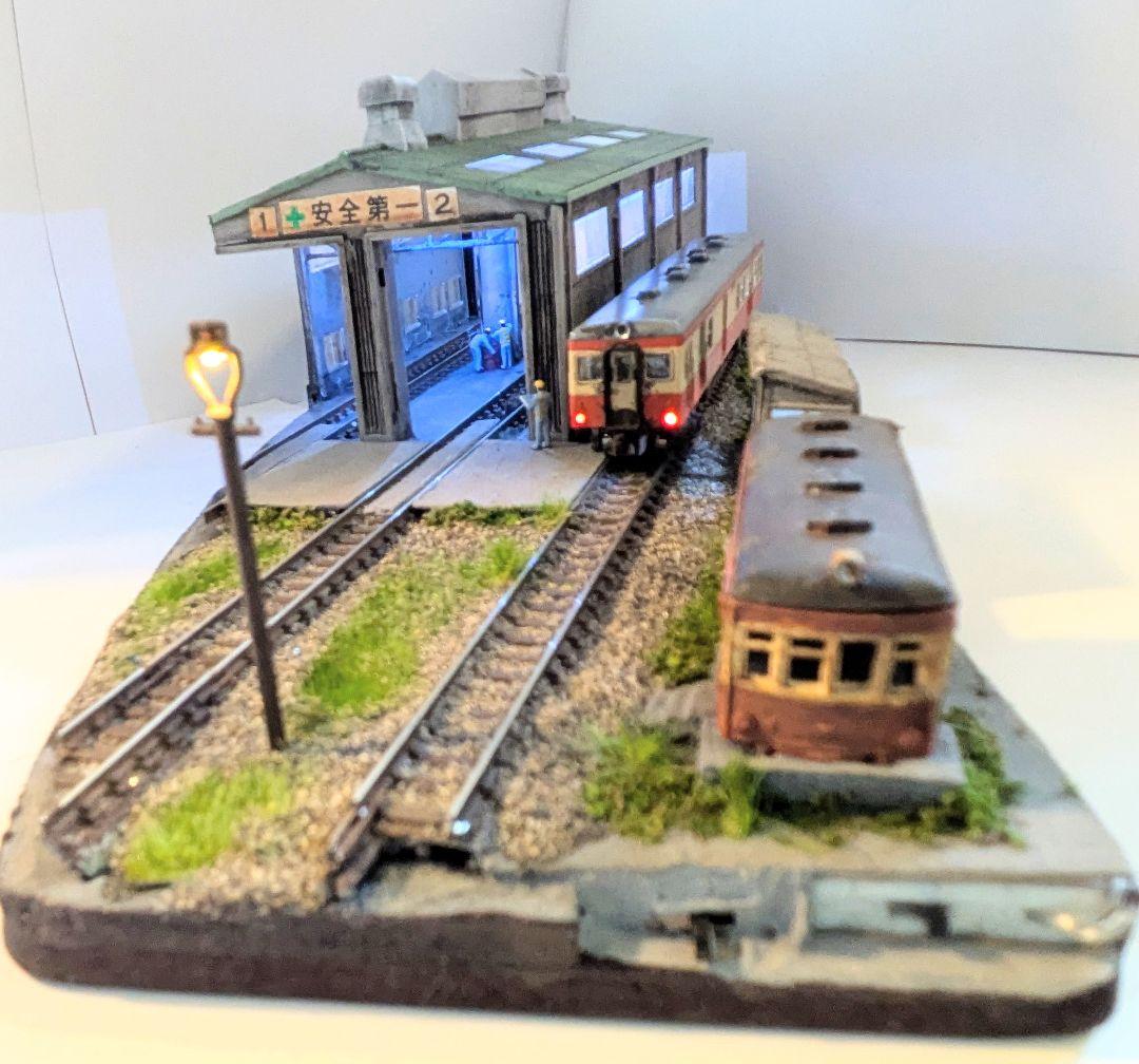 E*O様 Nゲージ・ジオラマ展示台【ディーゼル機関庫】※車両付き - メルカリ