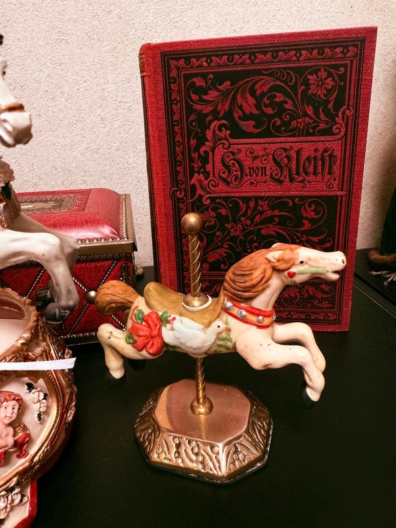 フランス　アンティーク　缶　メリーゴーランド　カルーセル　洋書　置物　本　貯金箱