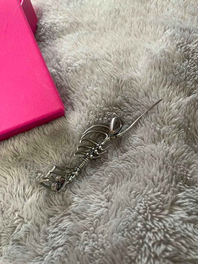 heaven by Marc Jacobs キーガンダ ッカーピアス