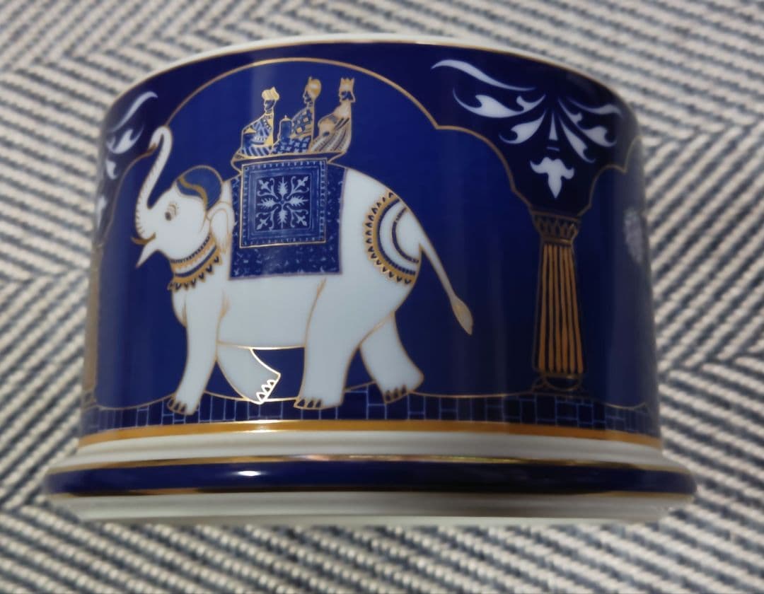 新品未使用 ローゼンタール社 磁器製オルゴール「マハラジャ •ブラウ