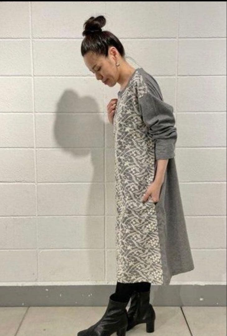 れんかれん様　一度のみ試着　美品　ビアズリー フロント刺繍ワンピース