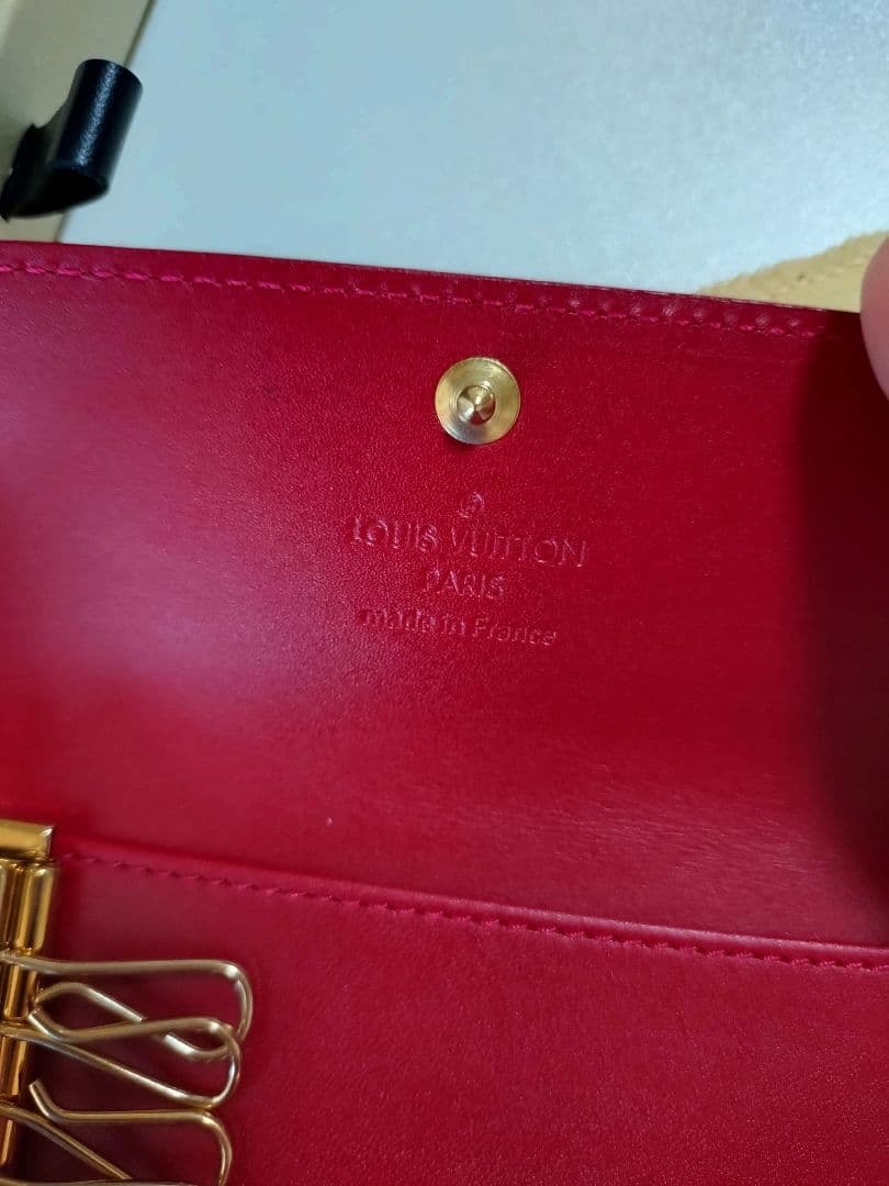 【新品・箱付】LOUIS VUITTON キーケース ミュルティクレ4 ヴェルニ