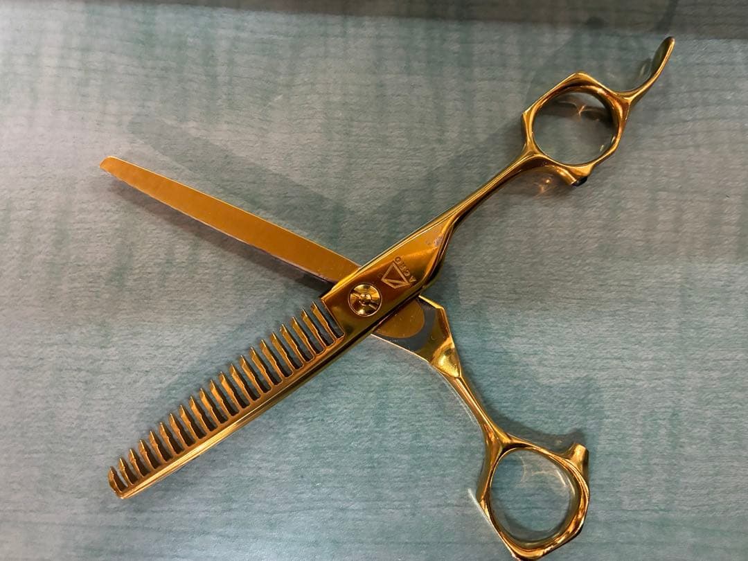 YURACHI 4 ゴールド セニングシザー - メルカリ