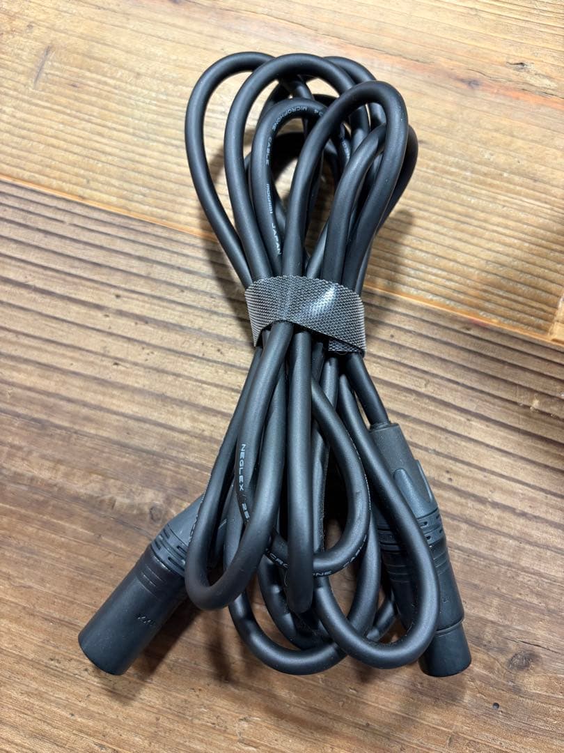 【美品】SHURE MV7 PODCAST MICROPHONE