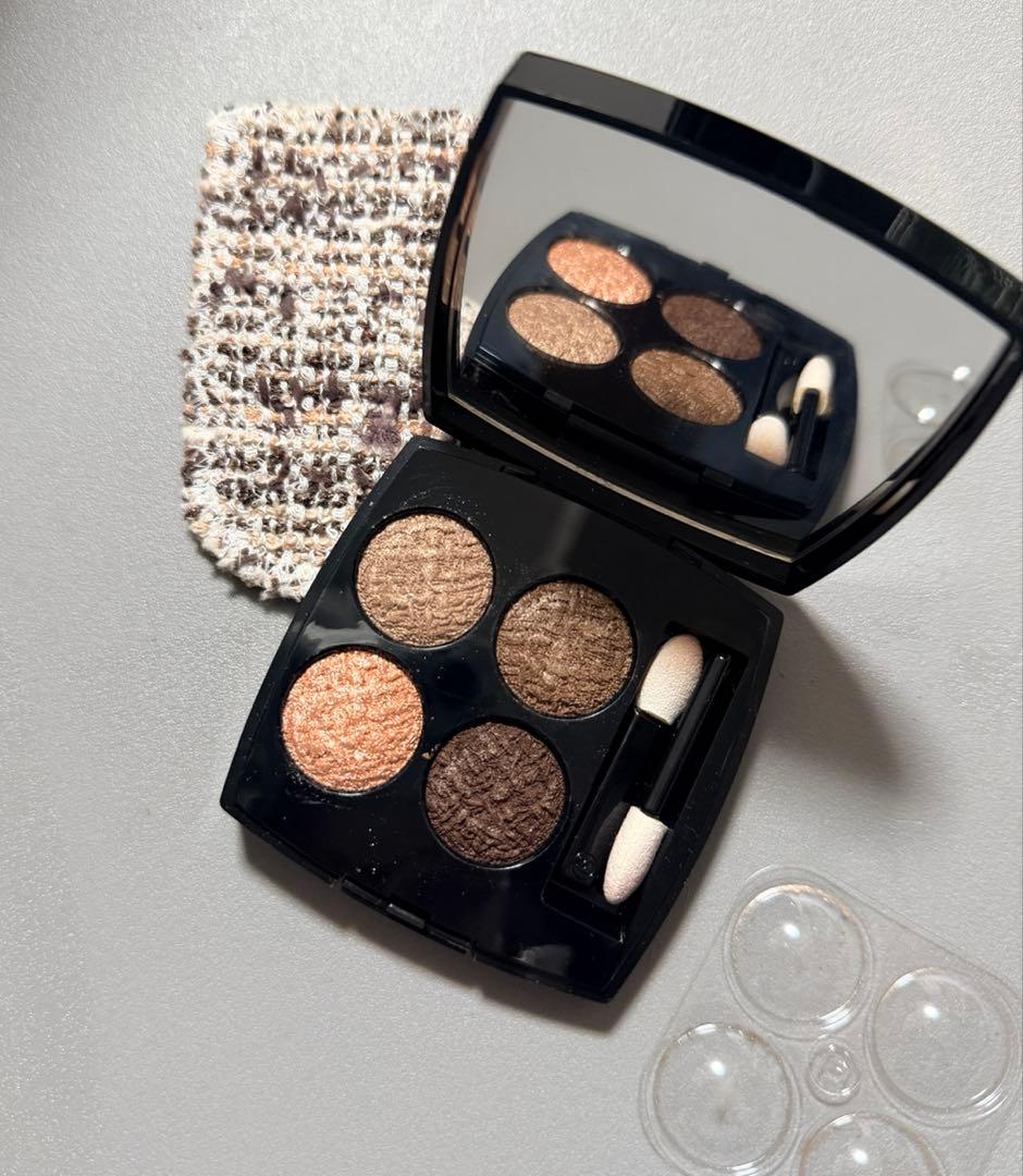 CHANEL レ キャトル オンブル ツイード04 ツイードブラン エ ローズ