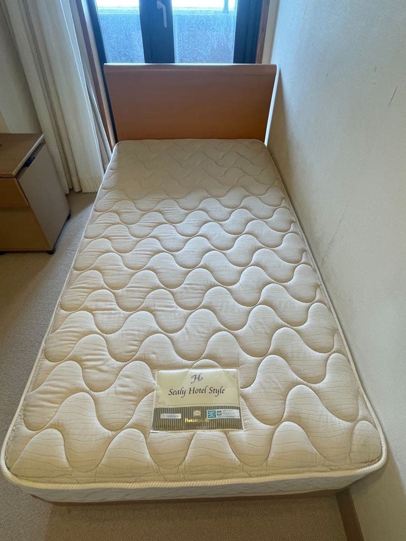Sealy (シーリー) シングルベッド　フレーム&マットレス