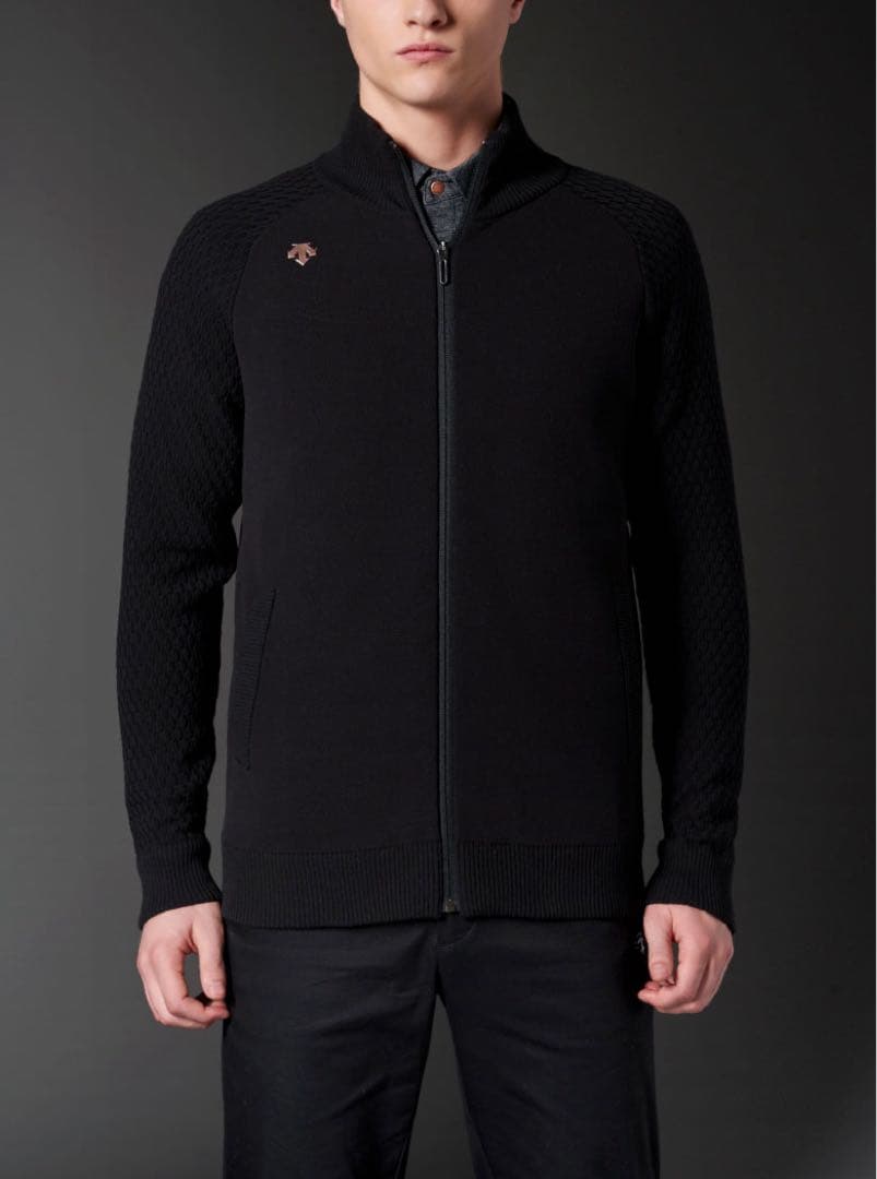 k*i様 極美品 DESCENTE GOLF スマートパディング ニットジャケッ