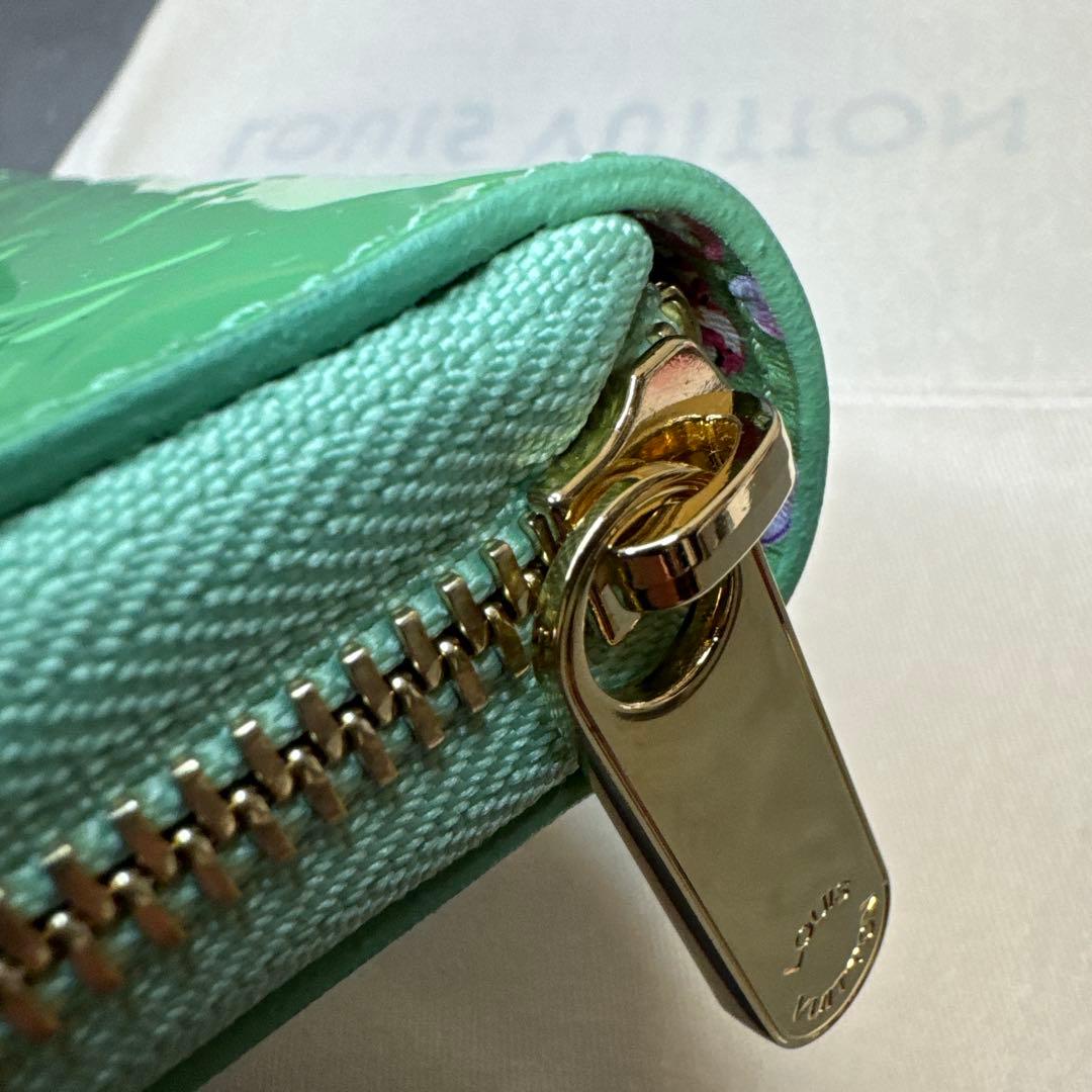 ヴィトン ジッピーウォレット ラウンド長財布 グリーン系 M82065