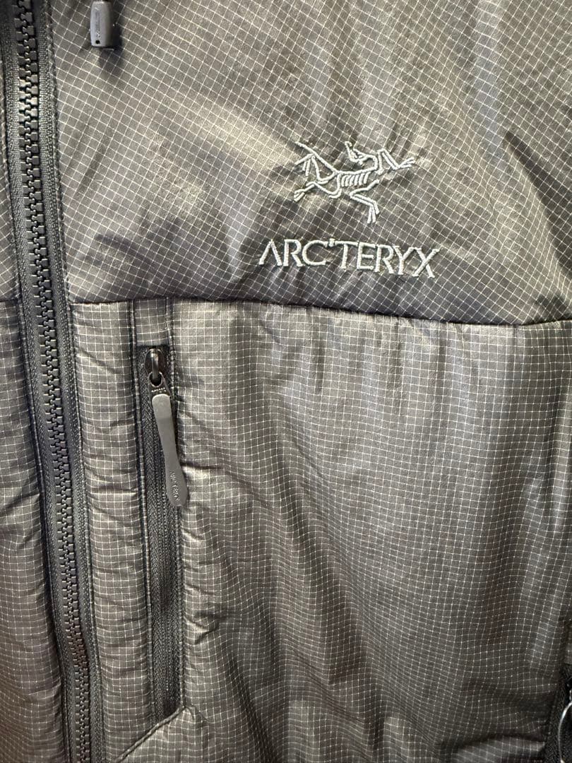 ARC'TERYX ニュークレイ　SV ブラック ダウンジャケット