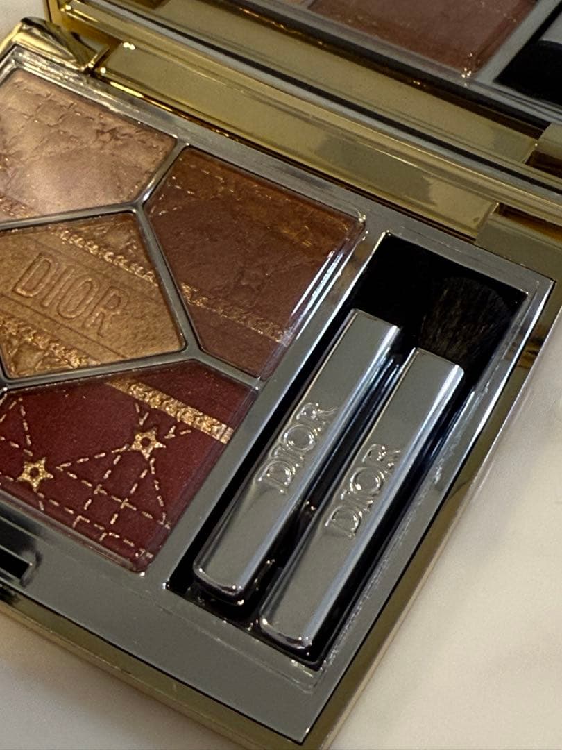 ディオール サンク クルール ホリデー コレクション636 ファイアリーサーカス