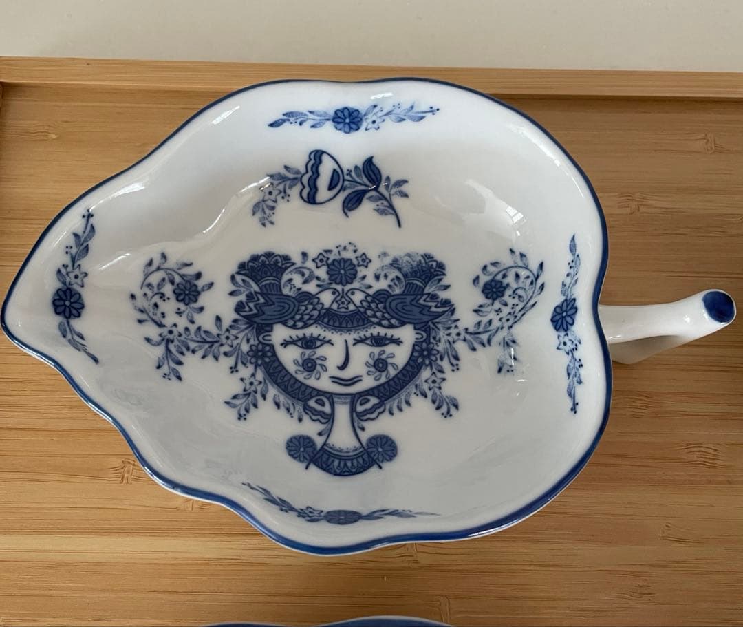 ☆未使用☆アーティスティックセイトー•フラワーチャイルド/リーフ型ディッシュ☆