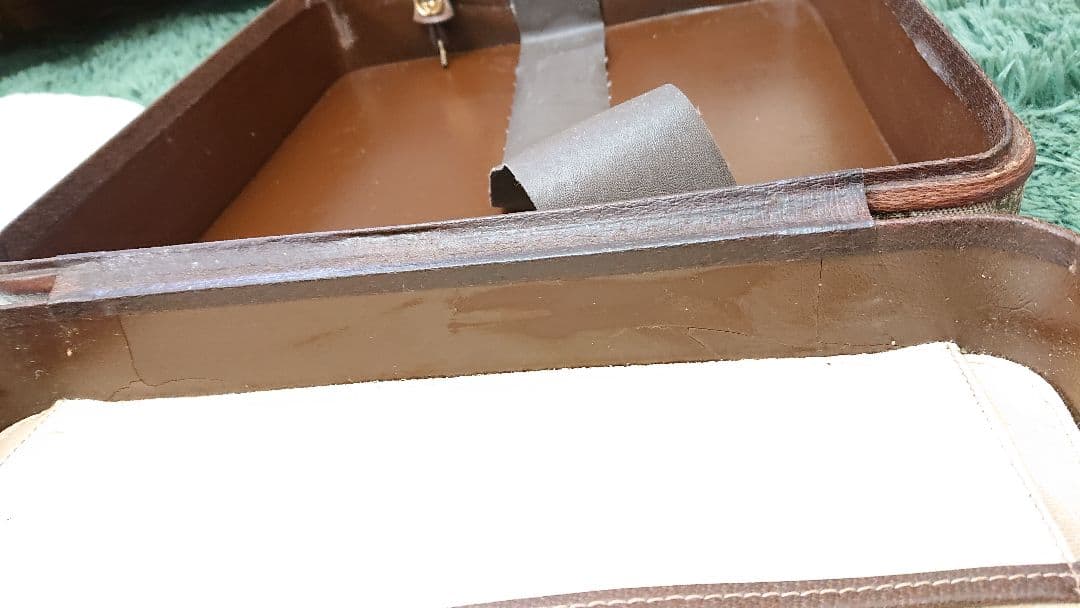 ジャンク オールドグッチ オリベッティタイプライターケースのみ