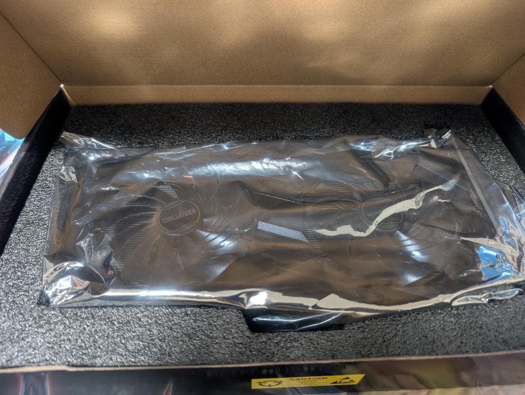 ASRock Radeon RX 6600 Challenger 本体+箱