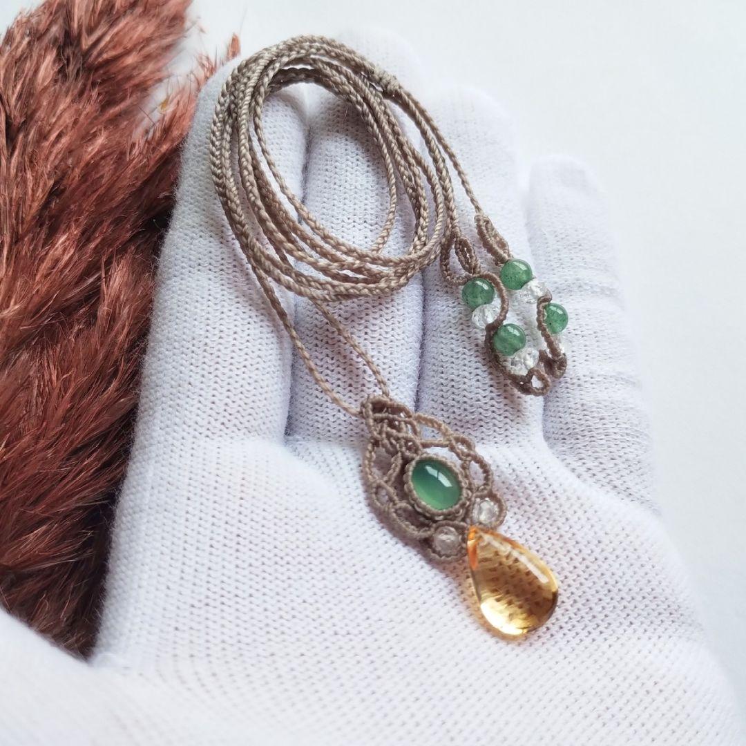 【まつこ】ルチルクォーツ＆アイオライトのマクラメ編みネックレス他