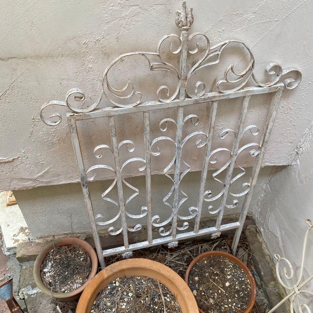 アンティーク　アイアンフェンス ガーデンフェンス 白 シャビーシック