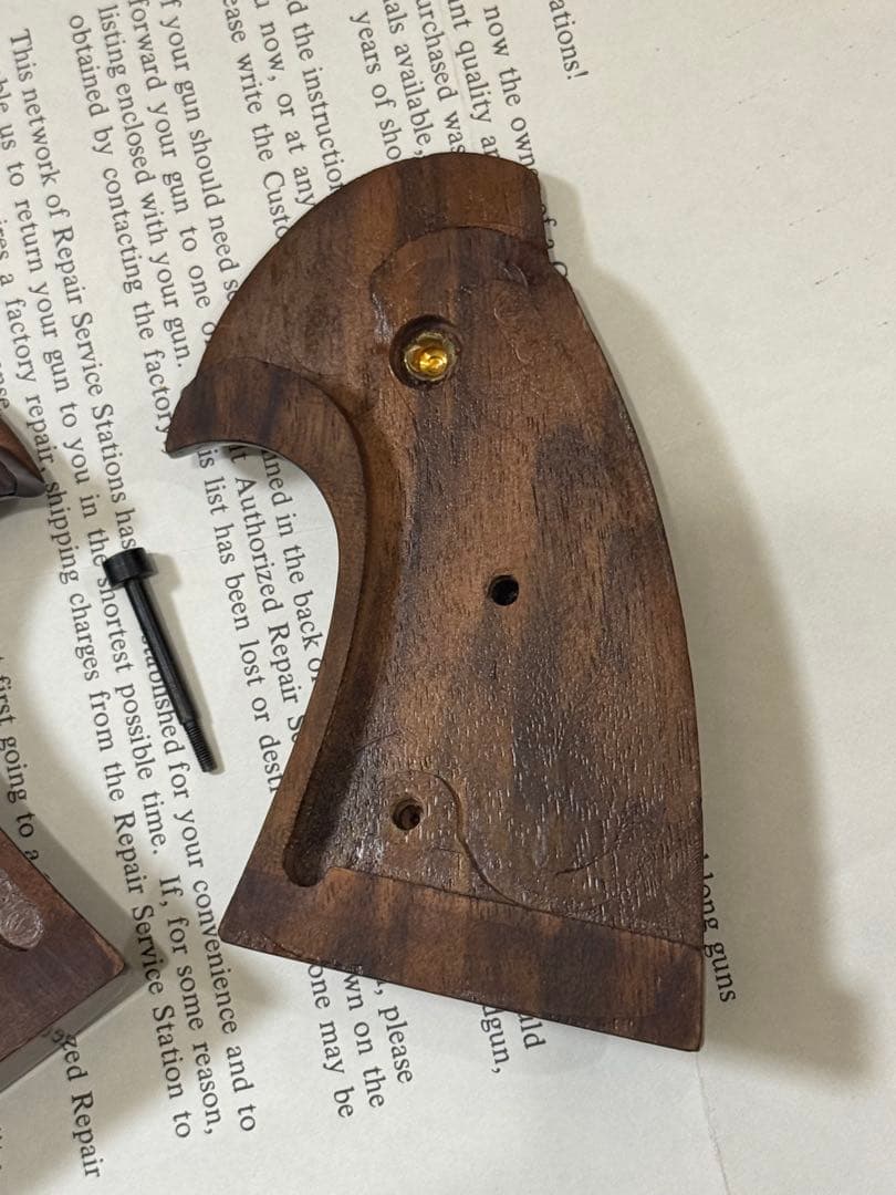 実物】コルト社純正 パイソン 3rd 前期 空箱・木製グリップ スクリュー