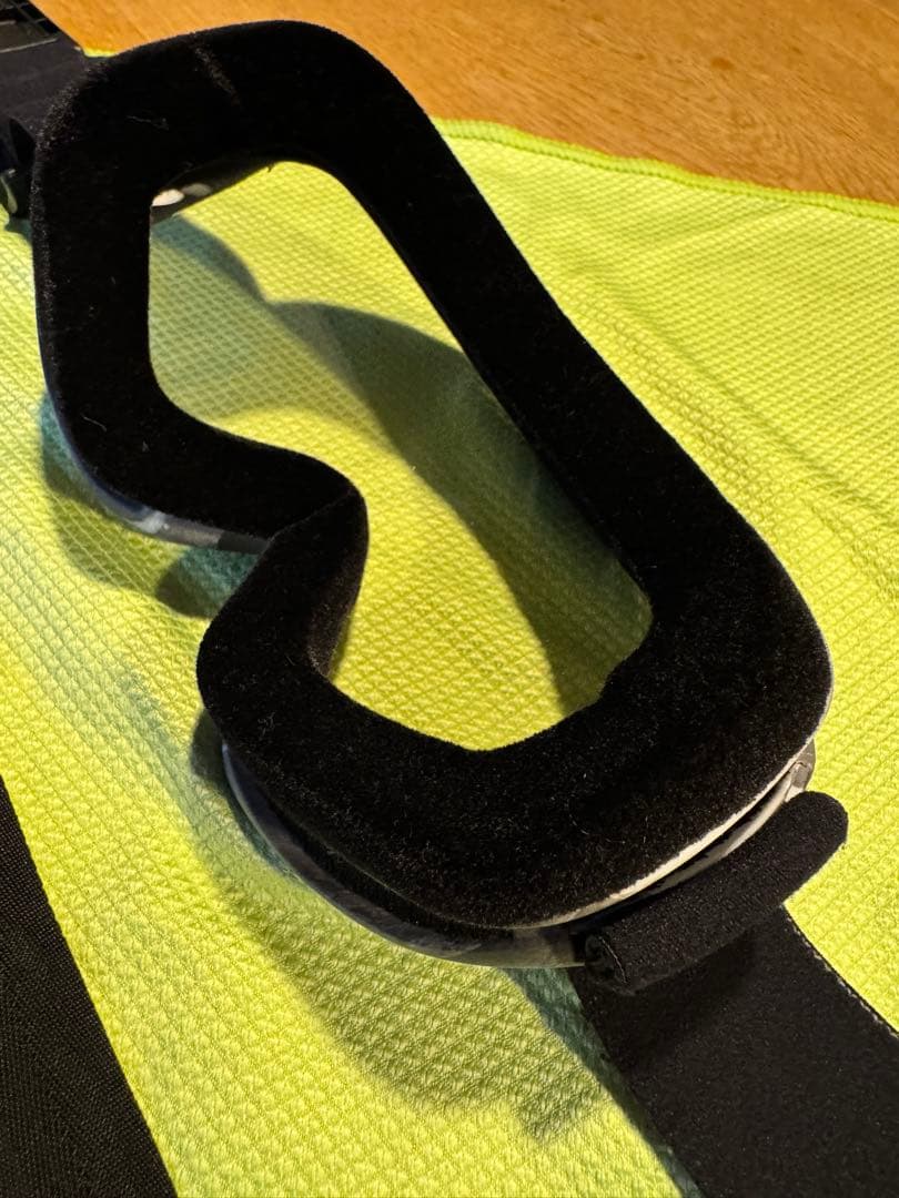 REVOLT フォトクロミックゴーグル クリア