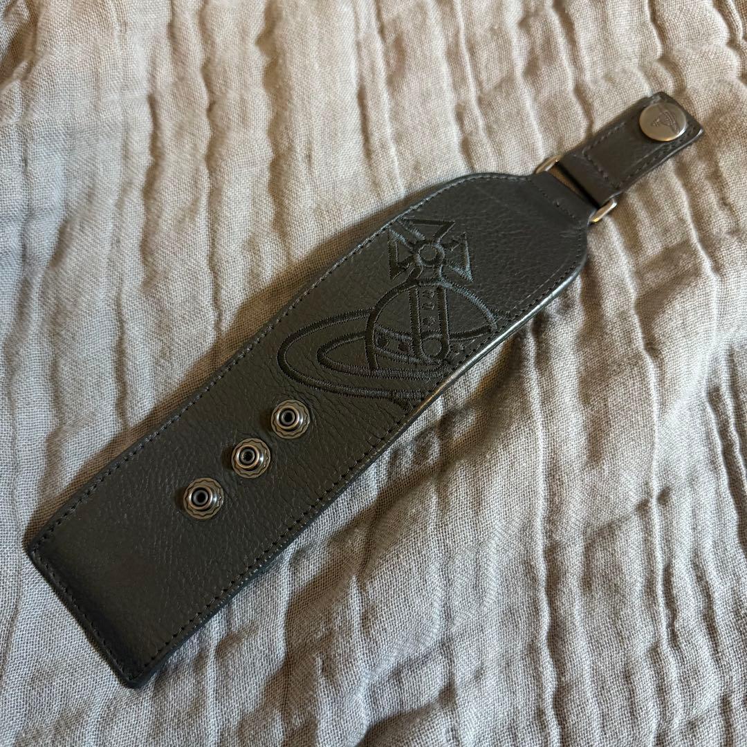 レア＊ヴィヴィアンウエストウッド＊オーヴ刺繍レザーバングル