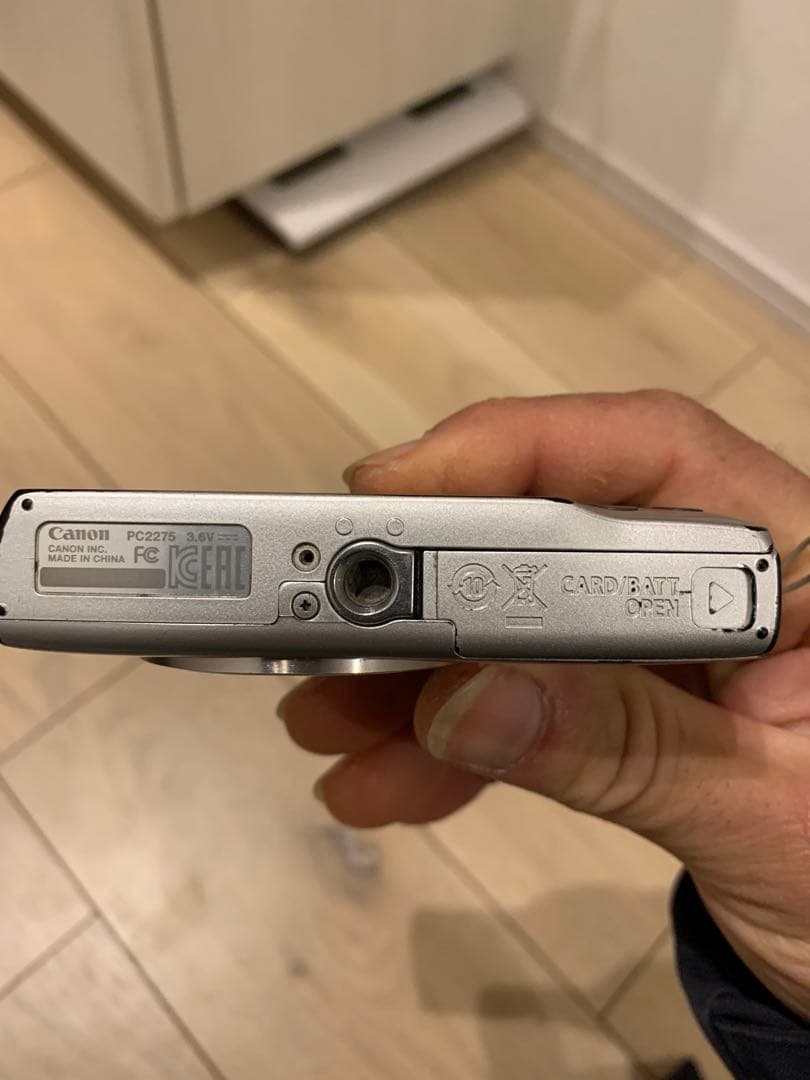 Canon IXY180 PC2275 シルバー デジタルカメラ