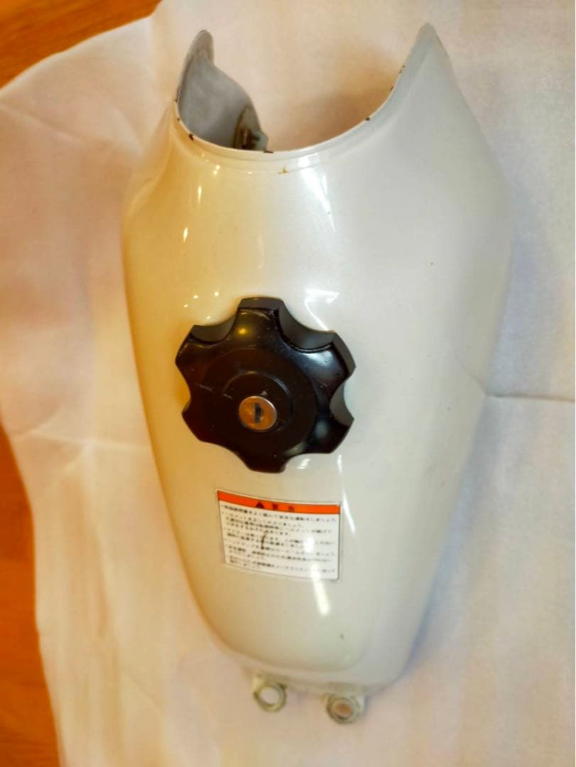 SUZUKI グラストラッカー　NJ4BA　純正タンク　燃料コック付き