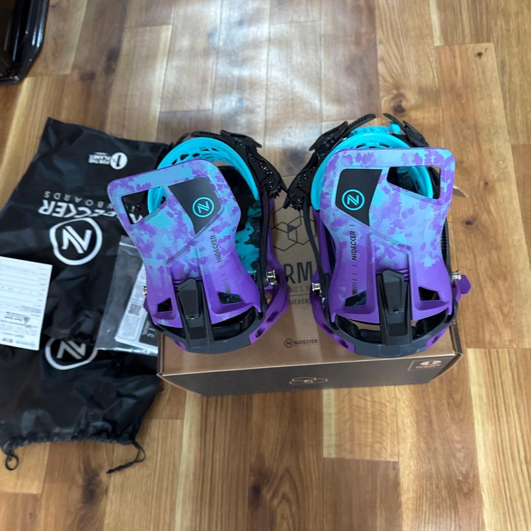 美品ナイデッカー　スーパーマチック限定カラー今季モデル