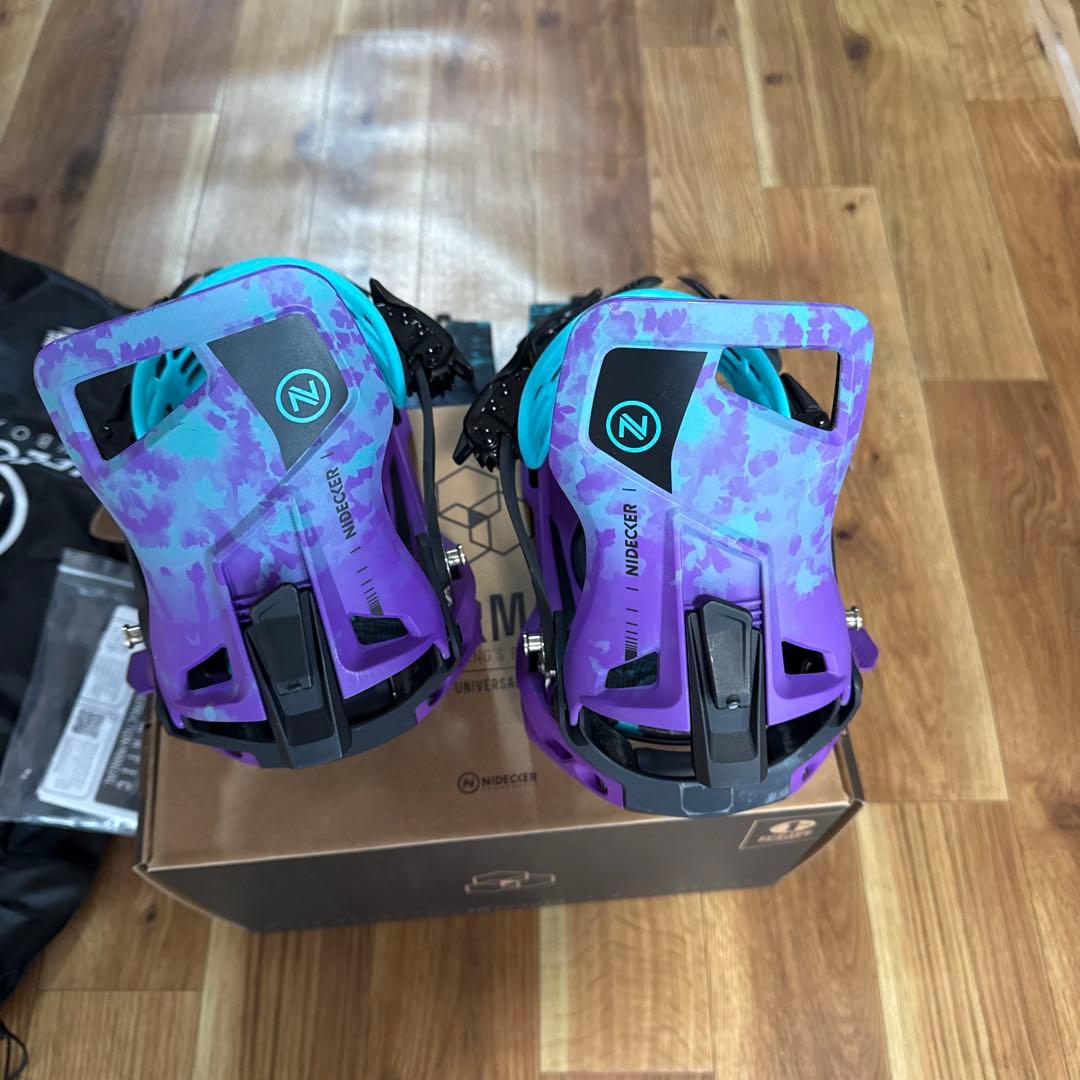 美品ナイデッカー　スーパーマチック限定カラー今季モデル