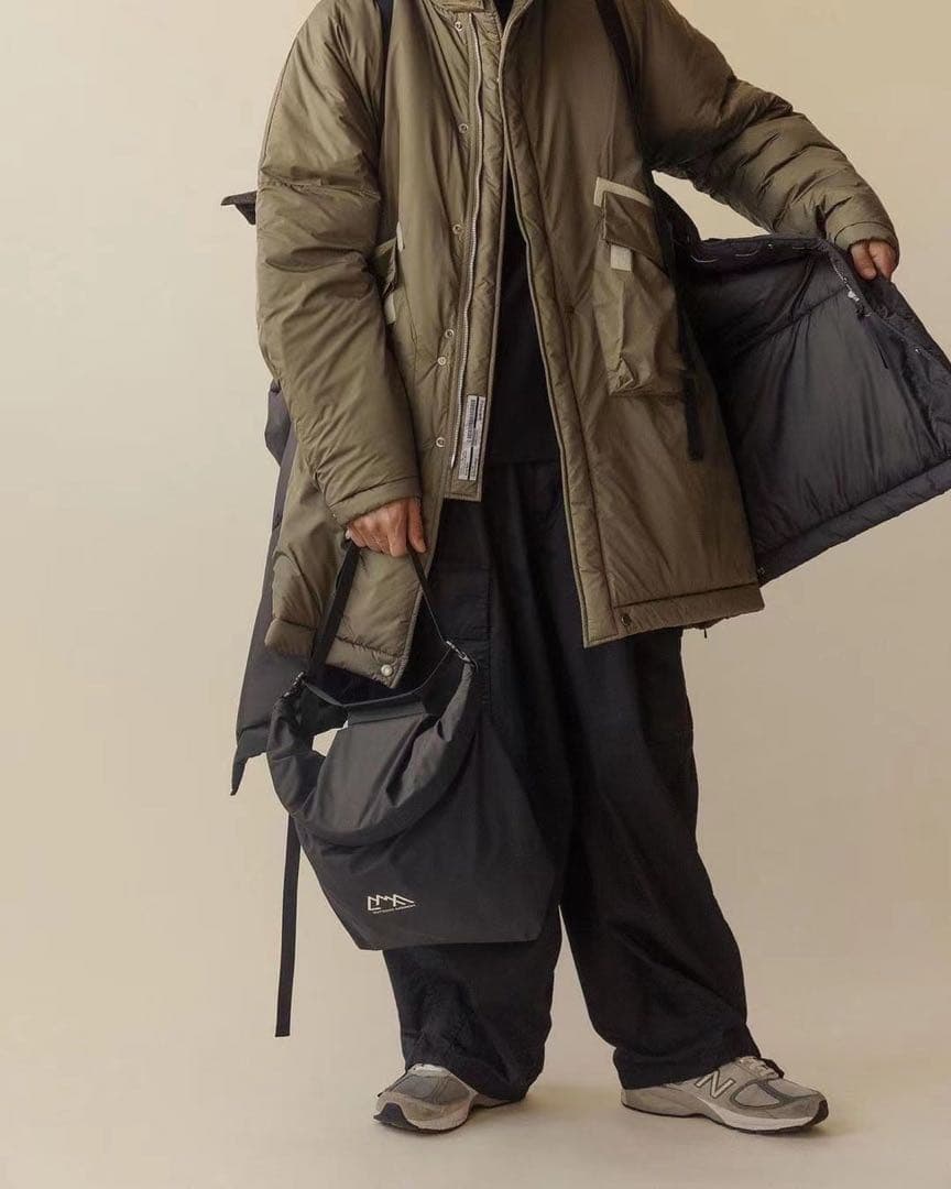 ジャケット・アウター poliquant DEFORMED PADDING HOODIE COAT
