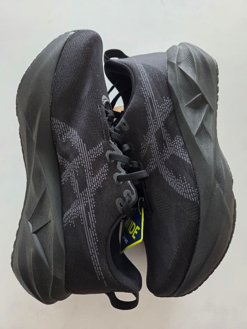 【未使用】ASICS　NOVABLAST 5　WIDE　26.0cm