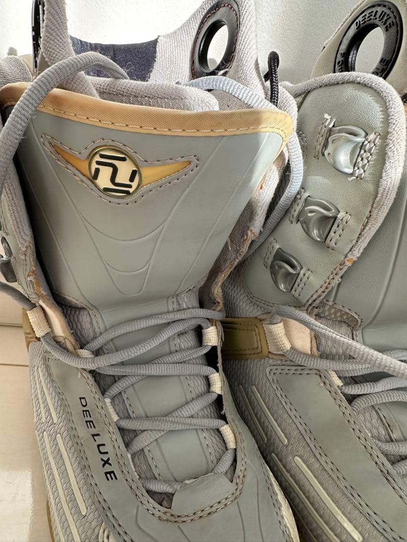 DEELUXE グレー スノーボードブーツ 女性用