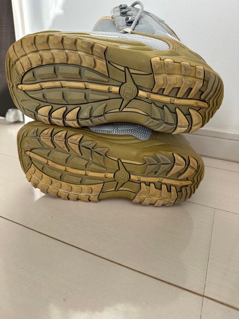 DEELUXE グレー スノーボードブーツ 女性用