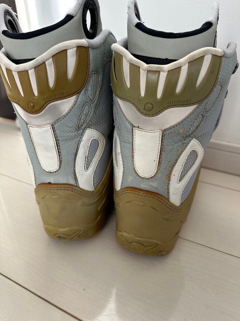 DEELUXE グレー スノーボードブーツ 女性用