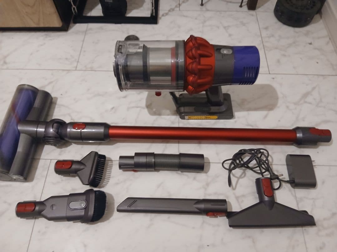 き*7様 Dyson V10 SV12 レッド 動作確認済 付属品多数