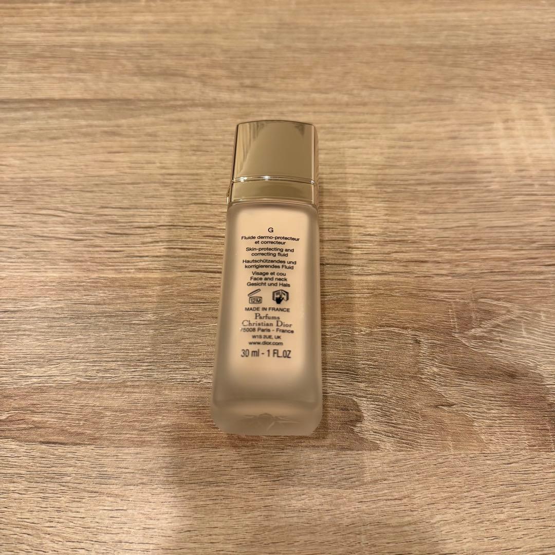 Dior プレステージ ホワイト ル プロテクター UVルミエール シアーグロウ