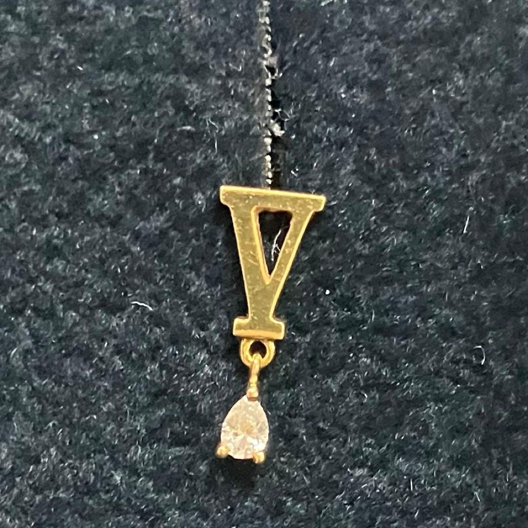 AHKAH K18 シークレットコードV ピアス(片耳用) 一粒ダイヤモ