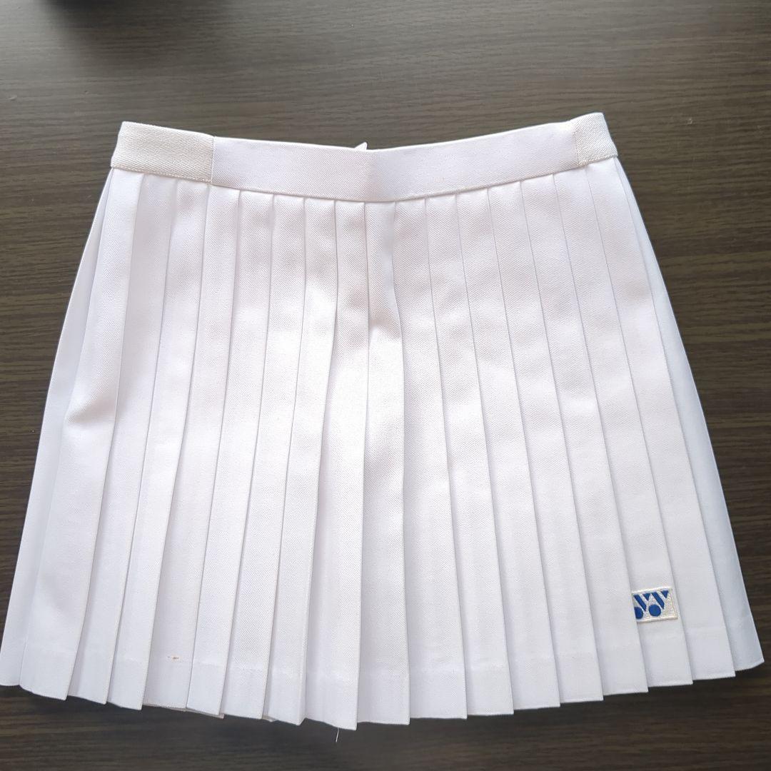ヨネックス テニス プリーツスコート 白ミニスカート - メルカリ