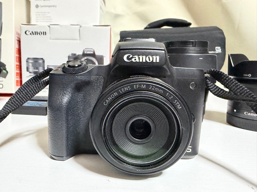 Canon EOS Kiss M セット単焦点F1.4＋3レンズ＋ストロボ＋三脚