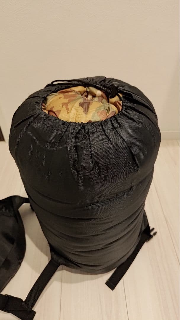 Akmax.cn迷彩ダックダウン寝袋 （シェラフ）