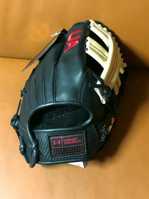 新品☆最高級☆USA限定発売☆星条旗ロゴ☆アンダーアーマー☆内野手